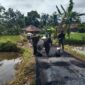 Disperkim bangun jalan lingkungan di Desa Jagamukti, warga sambut dengan antusias.