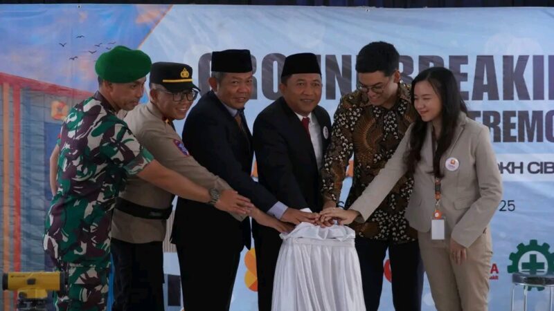 Groundbreaking Gedung Karlinah perkuat layanan RS DKH Cibadak. Fb/Pemerintah kabupaten Sukabumi
