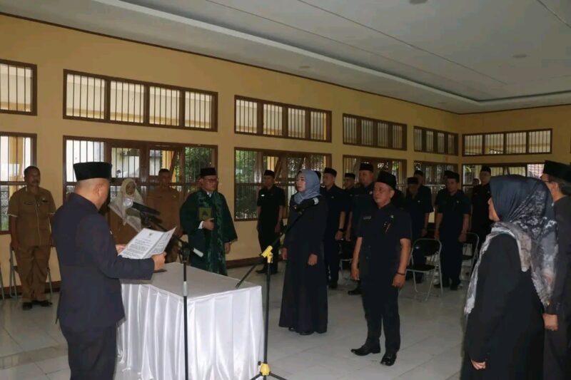 Pelantikan 27 kepala sekolah, Wabup tekankan karakter dan akhlak mulia. | Fb/Pemerintah kabupaten Sukabumi 
