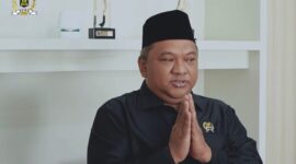 Ketua DPRD Sukabumi apresiasi pengabdian guru di Hari Guru Nasional 2025.