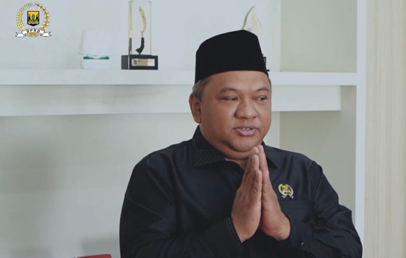 Ketua DPRD Sukabumi apresiasi pengabdian guru di Hari Guru Nasional 2025.