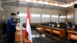 DPRD Kabupaten Sukabumi sahkan dua Raperda tentang lingkungan hidup dan penanggulangan kebakaran. (FB/Pemerintah Kabupaten Sukabumi)