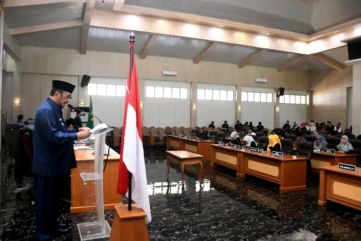 DPRD Kabupaten Sukabumi sahkan dua Raperda tentang lingkungan hidup dan penanggulangan kebakaran. (FB/Pemerintah Kabupaten Sukabumi)