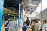 DPRD Sukabumi sidak dua perusahaan di Cicurug yang diduga belum memiliki izin lengkap.