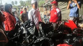 Junajah Jajah Nurdiansyah salurkan bantuan bagi korban pergerakan tanah di Bantargadung.