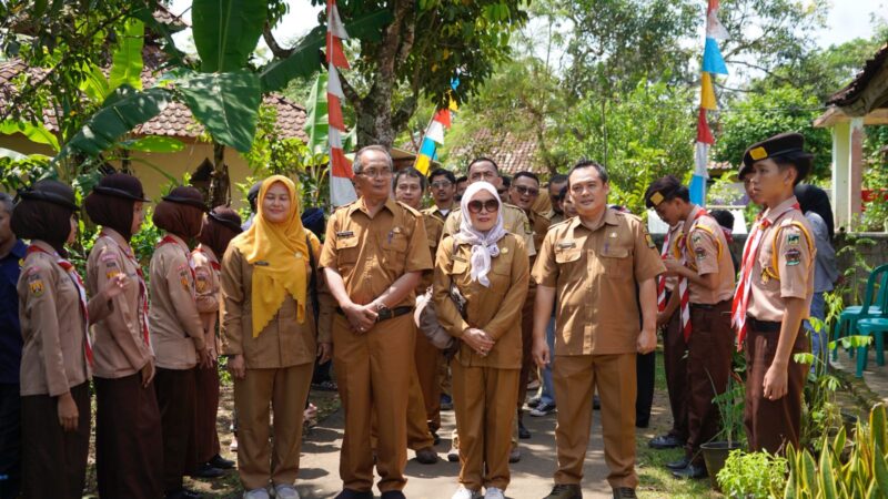 DPPKB Kabupaten Sukabumi terus memperkuat Program Kampung KB melalui kunjungan ke Desa Kalibunder.