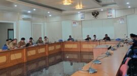 DPRD Kabupaten Sukabumi soroti dugaan tower telekomunikasi tanpa SLF dan ancam sanksi tegas bagi perusahaan pelanggar.