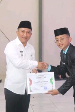 Wabup Sukabumi Dorong Santri Ponpes Assalam Putra Kuasai Sains dan Teknologi Saat Wisuda TMI 2026