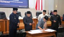 Raperda tanah telantar disepakati untuk optimalkan pemanfaatan lahan. (fb/Pemerintah Kabupaten Sukabumi)