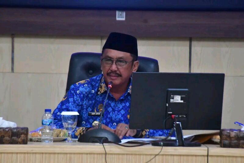 Bupati Sukabumi bahas PAD, SPMB, MBG, dan layanan kependudukan dalam rapat dinas. (fb/Pemerintah Kabupaten Sukabumi)