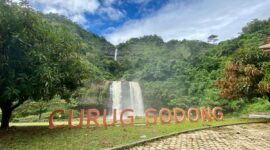 Curug Sodong, pesona air terjun kembar yang menjadi ikon wisata Geopark Ciletuh.