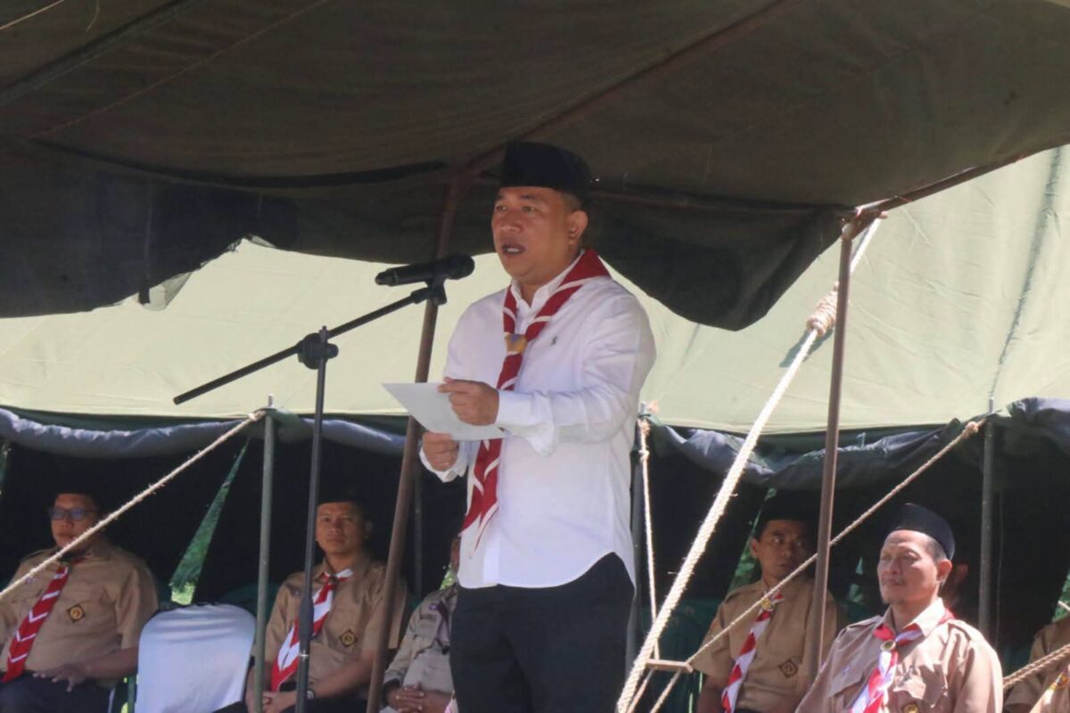 Wabup Sukabumi menegaskan Pramuka berperan penting dalam membentuk generasi muda yang tangguh dan berkarakter. (fb/Pemerintah Kabupaten Sukabumi)